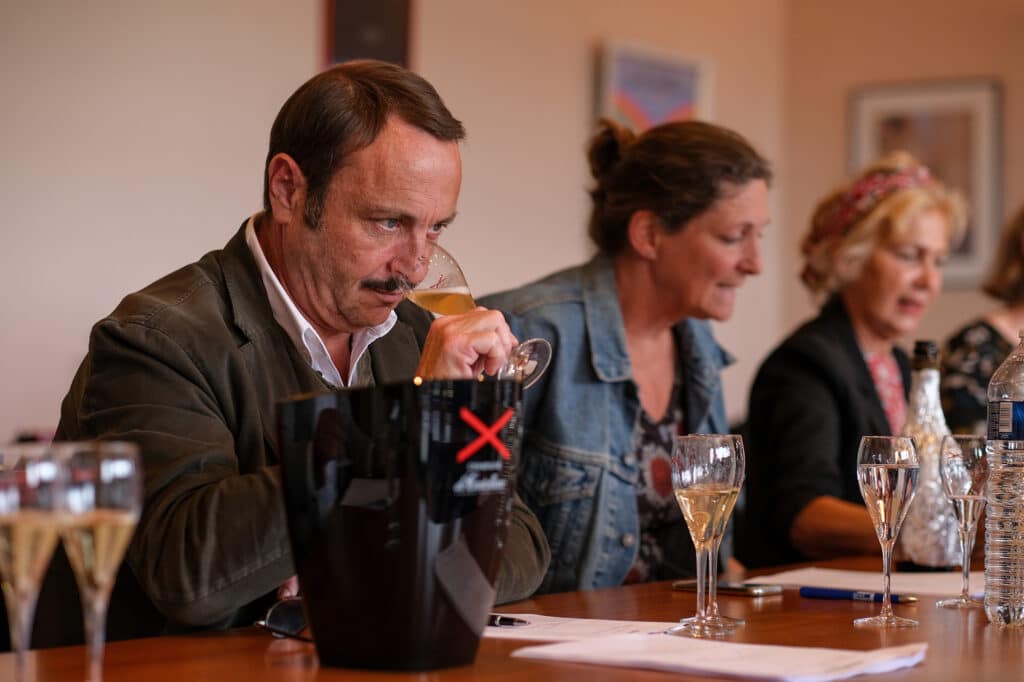 dégustation du champagne avec ses 5 sens - Epernay tourisme