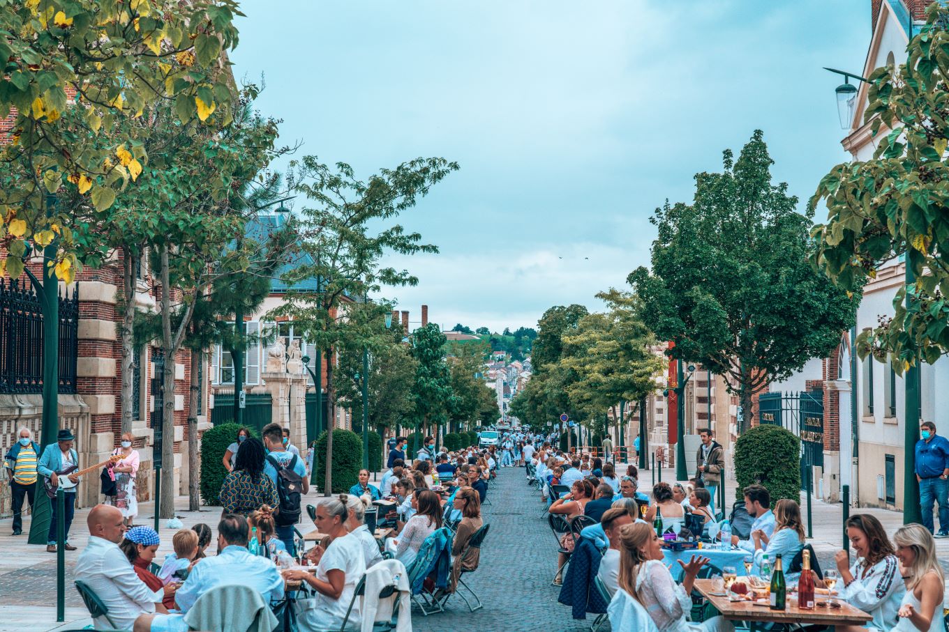 Avenue de Champagne - soirée blanche epernay © Les Droners